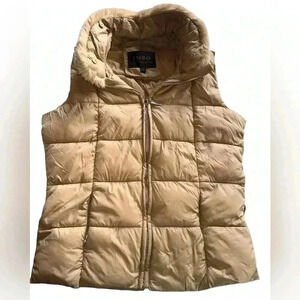Size small vintage tan puffer vest by Inso.‎ GUC . Button on faux fur collar.